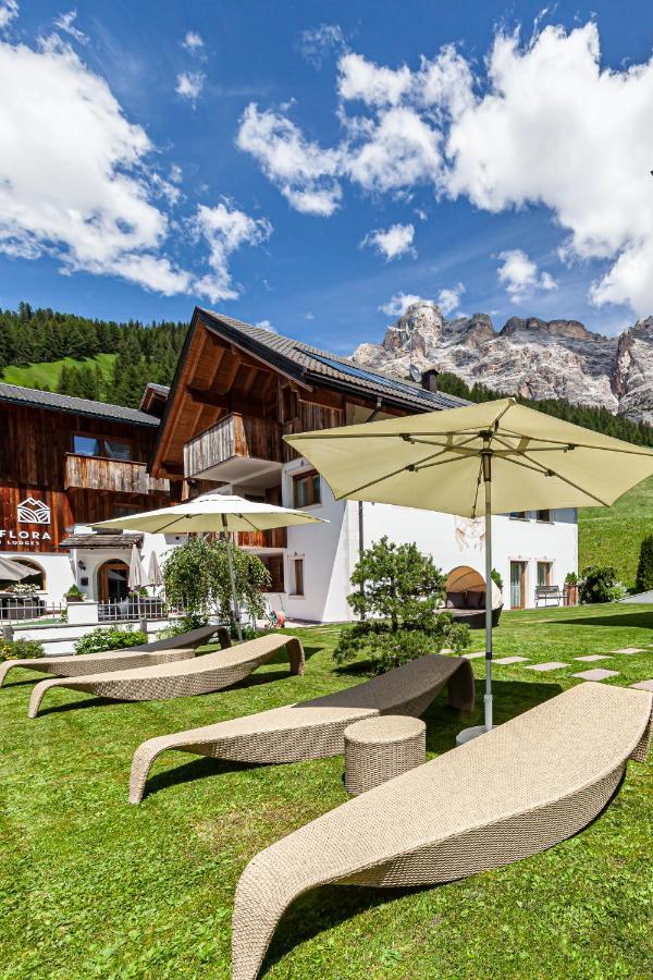 Villa Flora Mountain Lodges San Cassiano  Exterior photo